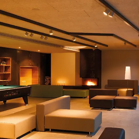 Hostal Youth Entrelagos