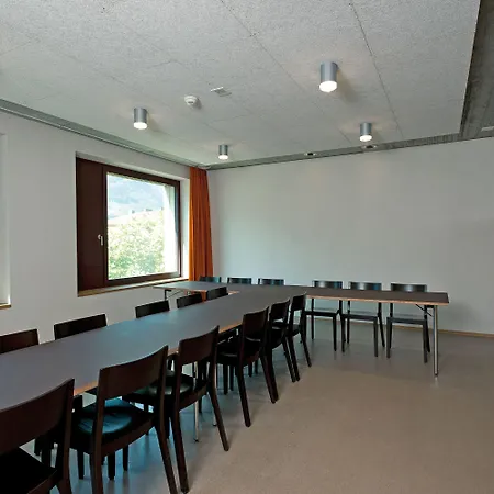 旅馆 因特拉肯青年旅舍 *