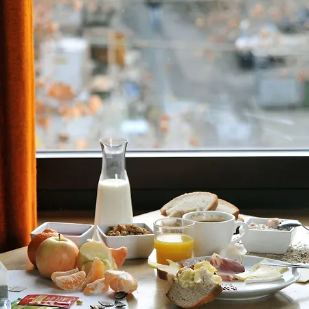 因特拉肯青年旅舍 *