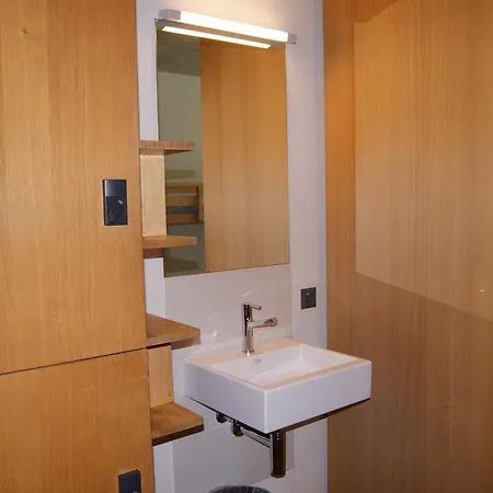 因特拉肯青年旅舍 旅馆