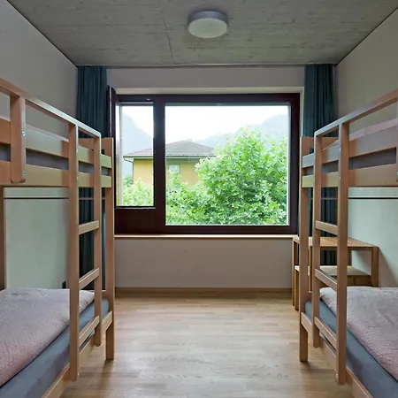 旅馆 因特拉肯青年旅舍 *