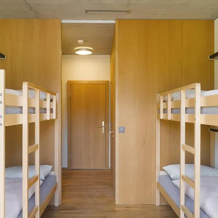 旅馆 因特拉肯青年旅舍 *